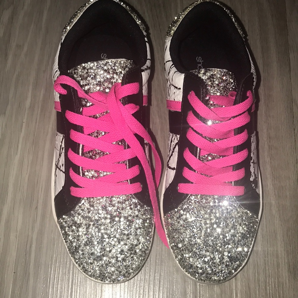 Shoe dazzle girls 5.5 embellished rhinestone shoes